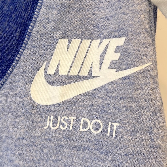 Nike 2-Toned Blue Sleeveless, Racerback & V-Neck Workout Top - Light Soft Cotton - Picture 2 of 5